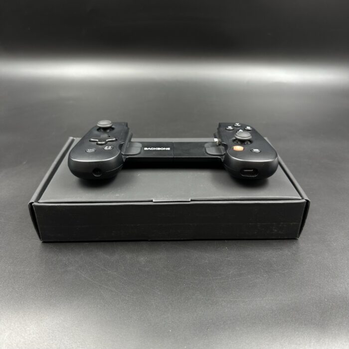 Backbone One Controller Apple Edition - Black - Image 4