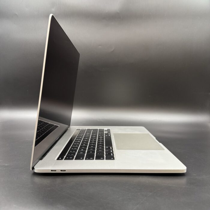 Macbook Pro 16" 2019 | 2,6GHz i7 | 16GB | 512GB Silver - Image 3