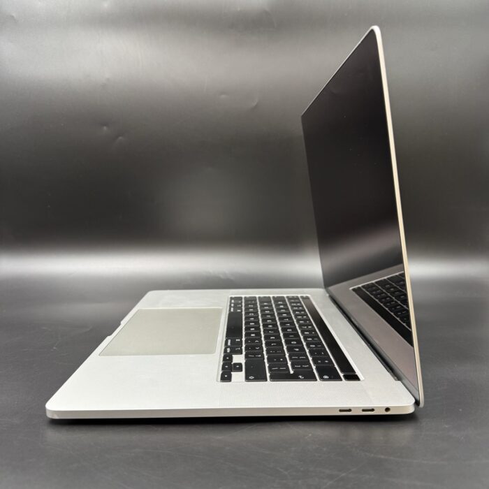 Macbook Pro 16" 2019 | 2,6GHz i7 | 16GB | 512GB Silver - Image 4