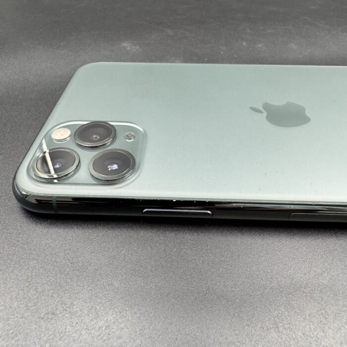 iPhone 11 Pro Max 256GB Green - Image 3