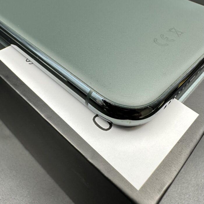 iPhone 11 Pro Max 256GB Midnight Green - Image 4