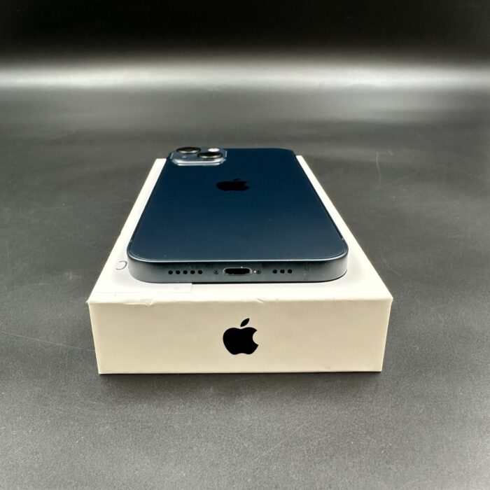 iPhone 13 128GB Midnight - Image 4