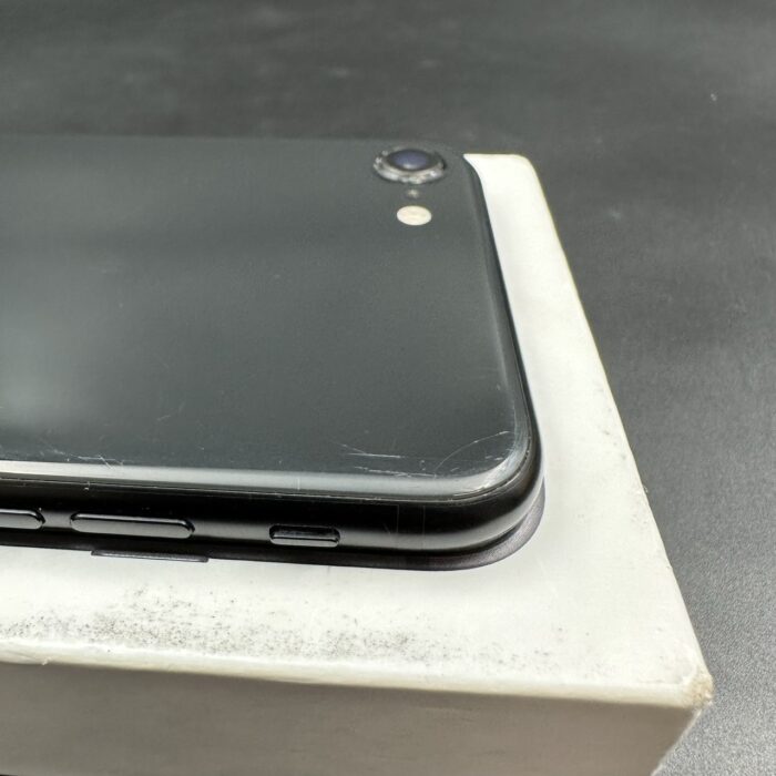 iPhone SE (2nd Gen) 64GB Black - Image 6