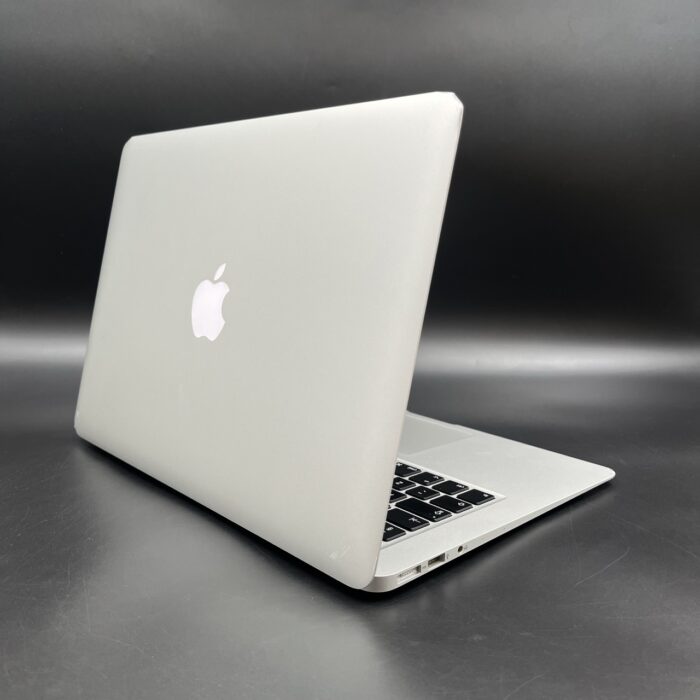 Macbook Air 2017 8GB Ram 128GB Silver - Image 2