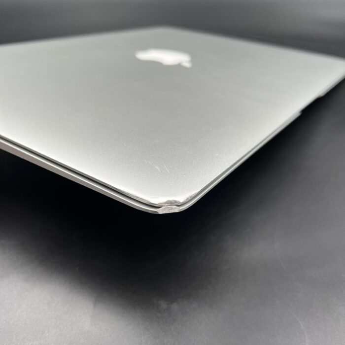 Macbook Air 2017 8GB Ram 128GB Silver - Image 3