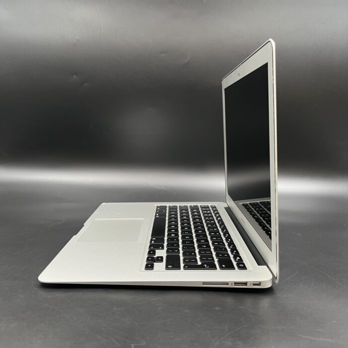 Macbook Air 2017 8GB Ram 128GB Silver - Image 4
