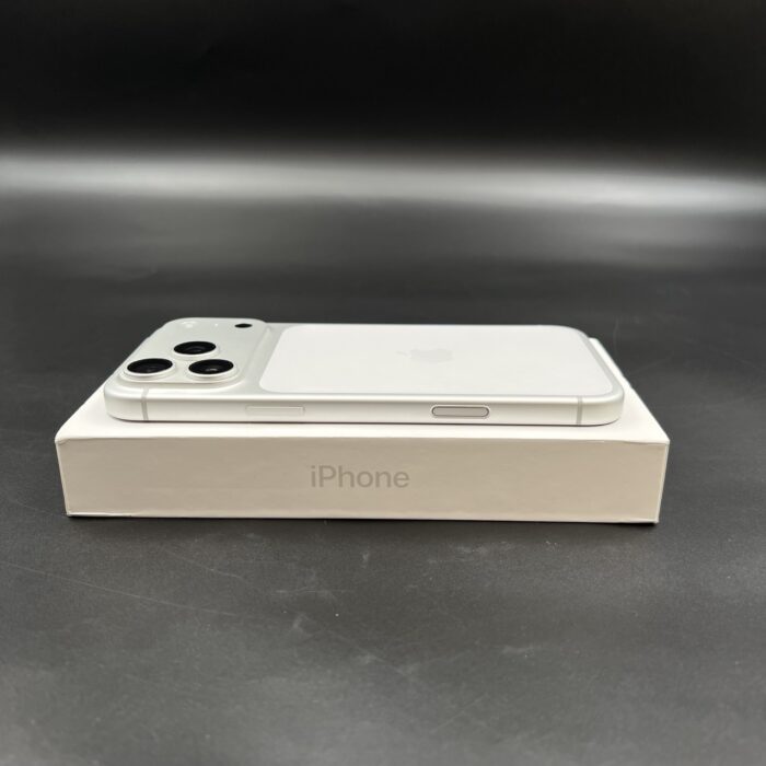 iPhone 17 Pro Max 256GB Silver - Image 3