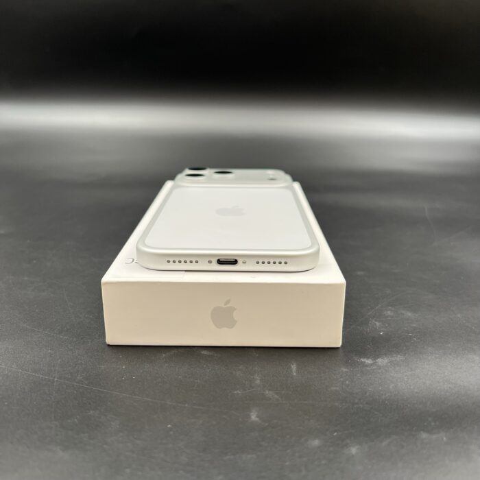 iPhone 17 Pro Max 256GB Silver - Image 4